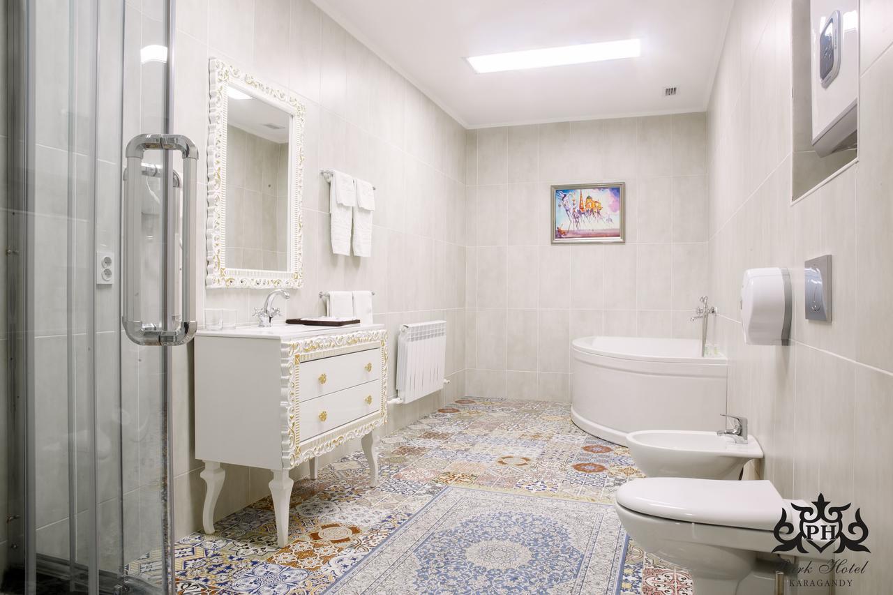 Park Hotel Karaganda Luaran gambar